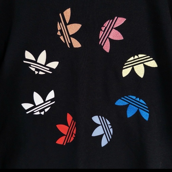 Adidas women Black Crewneck Sweater with Multicolor Trefoil Graphics - Picture 2 of 3
